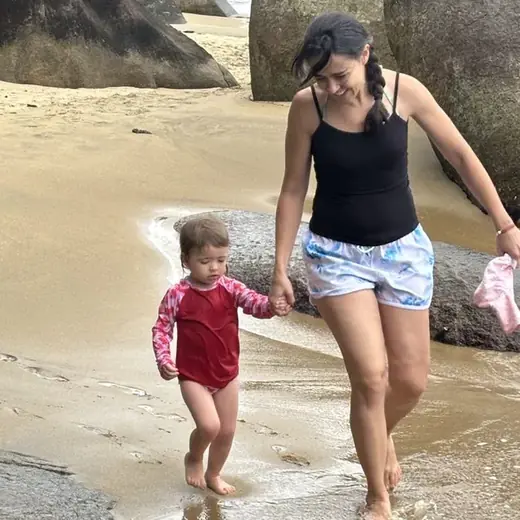 Aline Favaro com o filho