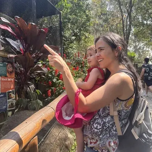Aline Favaro com o filho